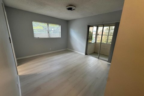 Condo in West Palm Beach, Florida, 1 bedroom  № 2242298 - photo 5