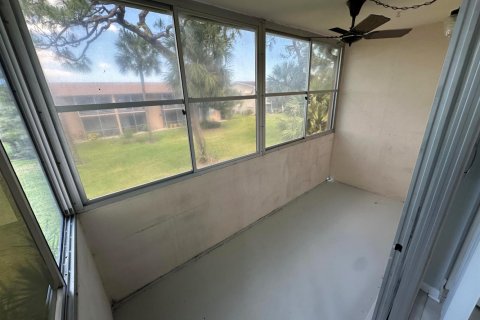 Condo in West Palm Beach, Florida, 1 bedroom  № 2242298 - photo 11