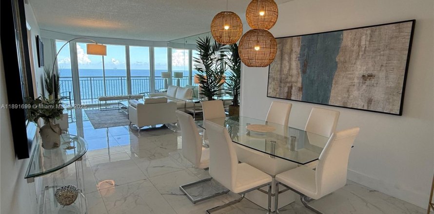 Condo à Sunny Isles Beach, Floride, 2 chambres № 1954975