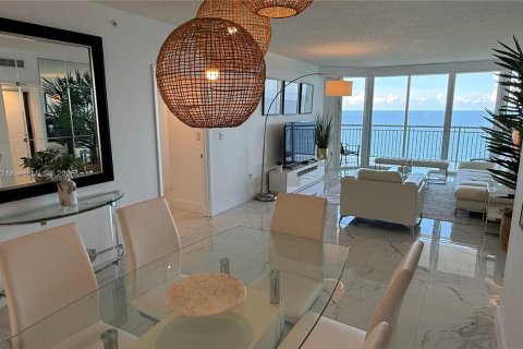 Снять в аренду кондоминиум в Санни-Айлс-Бич, Флорида 2 спальни, 136.57м2, № 1954975 - фото 11