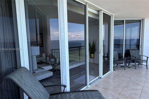 Снять в аренду кондоминиум в Санни-Айлс-Бич, Флорида 2 спальни, 136.57м2, № 1954975 - фото 27