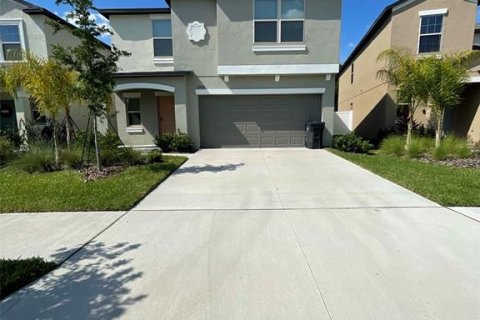 House in Tampa, Florida 5 bedrooms, 210.33 sq.m. № 2371261