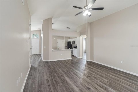 House in Brandon, Florida 3 bedrooms, 141.86 sq.m. № 1846912 - photo 6