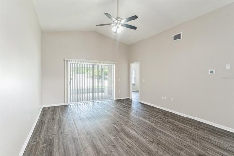 House in Brandon, Florida 3 bedrooms, 141.86 sq.m. № 1846912 - photo 8