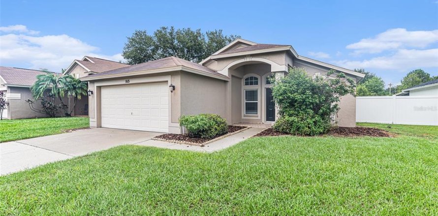 House in Brandon, Florida 3 bedrooms, 141.86 sq.m. № 1846912