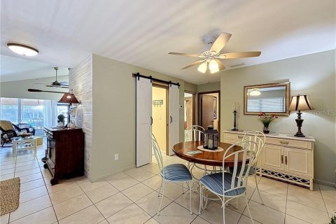 House in Homosassa, Florida 2 bedrooms, 126.53 sq.m. № 2209052 - photo 13