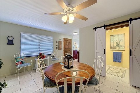 House in Homosassa, Florida 2 bedrooms, 126.53 sq.m. № 2209052 - photo 16