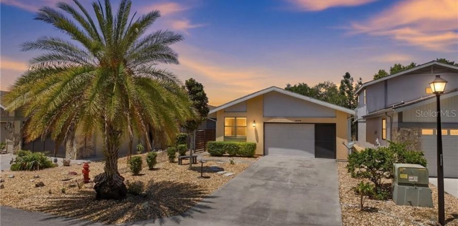 House in Homosassa, Florida 2 bedrooms, 126.53 sq.m. № 2209052
