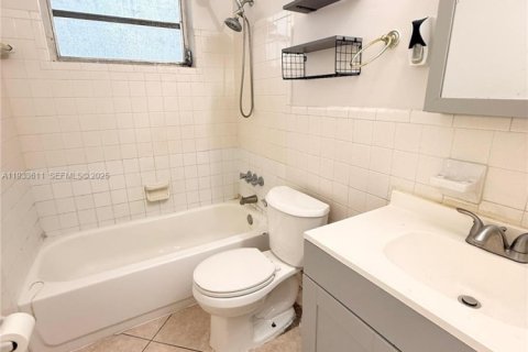 Villa ou maison à louer à Dania Beach, Floride: 2 chambres, 161.46 m2 № 1991335 - photo 6