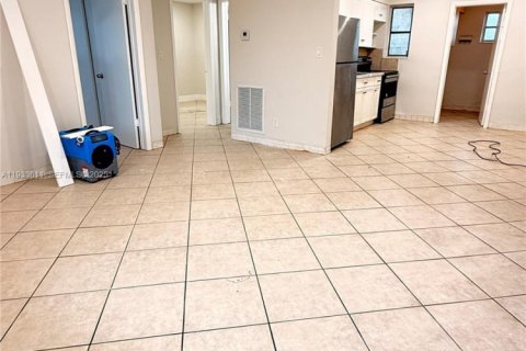 Villa ou maison à louer à Dania Beach, Floride: 2 chambres, 161.46 m2 № 1991335 - photo 3