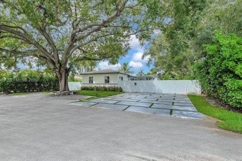 Villa ou maison à Biscayne Park, Floride 5 chambres, 193.7 m2 № 2275893