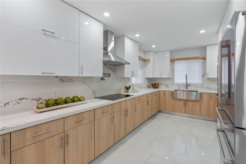 Casa en venta en Lighthouse Point, Florida, 3 dormitorios, 176.98 m2 № 1487128 - foto 10