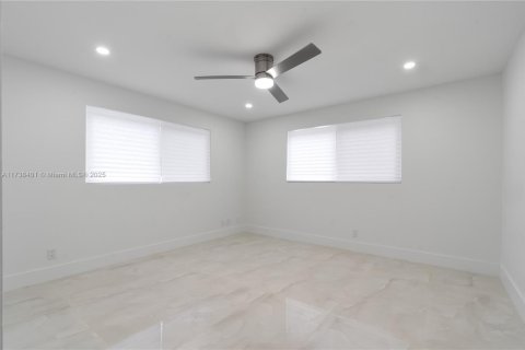 Casa en venta en Lighthouse Point, Florida, 3 dormitorios, 176.98 m2 № 1487128 - foto 24