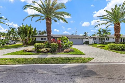 Casa en venta en Lighthouse Point, Florida, 3 dormitorios, 176.98 m2 № 1487128 - foto 3