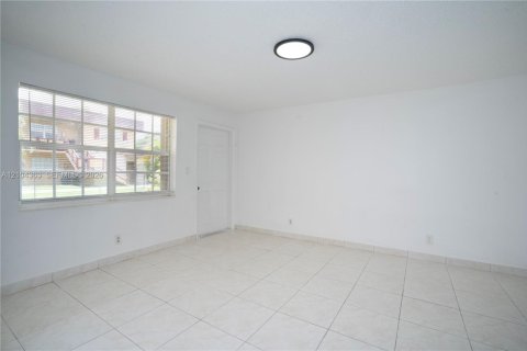 Immobilier commercial à vendre à Cooper City, Floride: 295.99 m2 № 2410795 - photo 12