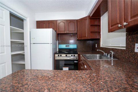 Immobilier commercial à vendre à Cooper City, Floride: 295.99 m2 № 2410795 - photo 3