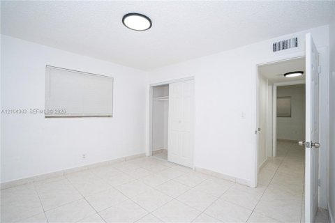 Immobilier commercial à vendre à Cooper City, Floride: 295.99 m2 № 2410795 - photo 16