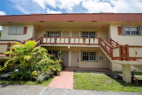 Immobilier commercial à Cooper City, Floride 295.99 m2 № 2410795