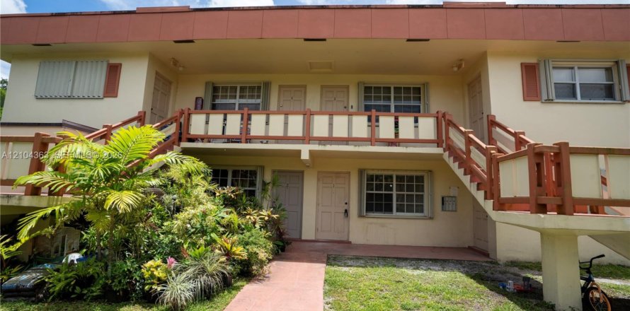 Immobilier commercial à Cooper City, Floride 295.99 m2 № 2410795