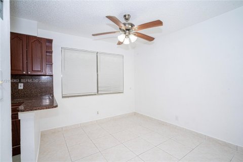 Immobilier commercial à vendre à Cooper City, Floride: 295.99 m2 № 2410795 - photo 6
