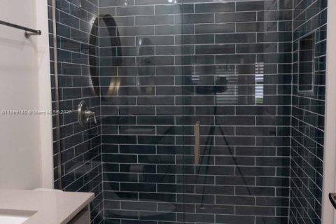 Villa ou maison à louer à Miramar, Floride: 5 chambres, 0.37 m2 № 1979383 - photo 18