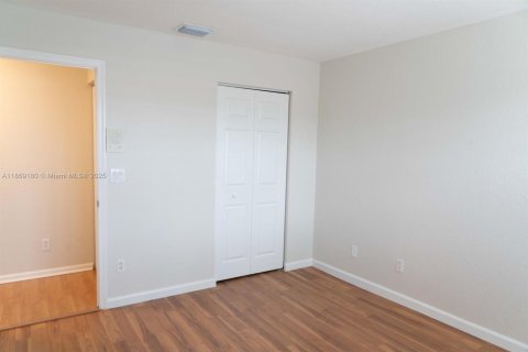 Villa ou maison à louer à Miramar, Floride: 5 chambres, 0.37 m2 № 1979383 - photo 21