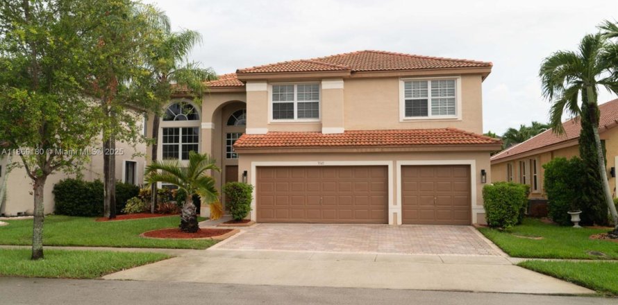 Villa ou maison à Miramar, Floride 5 chambres, 0.37 m2 № 1979383