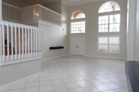 Villa ou maison à louer à Miramar, Floride: 5 chambres, 0.37 m2 № 1979383 - photo 3