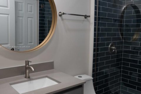 Villa ou maison à louer à Miramar, Floride: 5 chambres, 0.37 m2 № 1979383 - photo 17