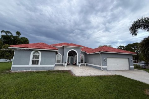 Villa ou maison à Loxahatchee Groves, Floride 4 chambres, 264.96 m2 № 2271233
