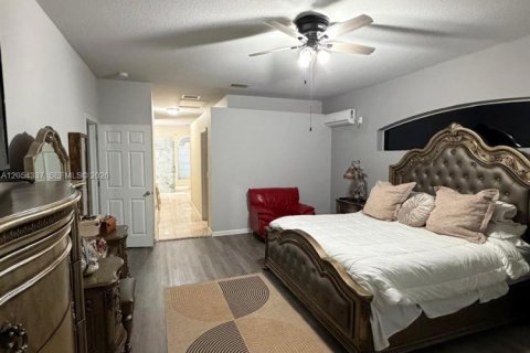 Villa ou maison à vendre à Loxahatchee Groves, Floride: 4 chambres, 264.96 m2 № 2271233 - photo 18
