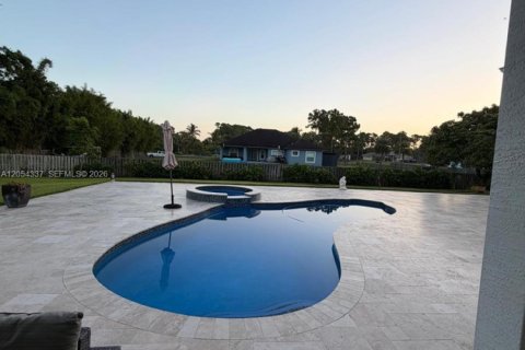 Villa ou maison à vendre à Loxahatchee Groves, Floride: 4 chambres, 264.96 m2 № 2271233 - photo 2