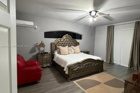 Villa ou maison à vendre à Loxahatchee Groves, Floride: 4 chambres, 264.96 m2 № 2271233 - photo 17