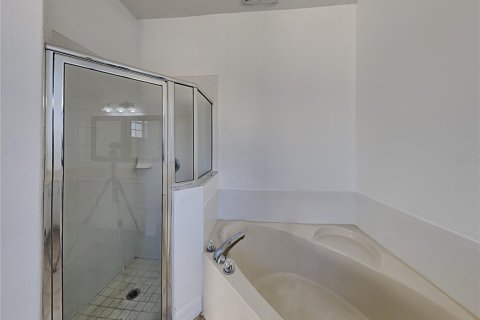 House in Poinciana, Florida 3 bedrooms, 116.03 sq.m. № 2123356 - photo 10