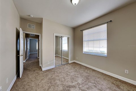 House in Poinciana, Florida 3 bedrooms, 116.03 sq.m. № 2123356 - photo 12