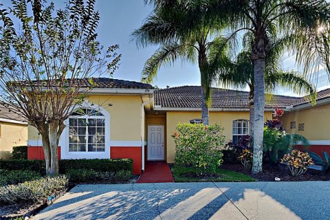 House in Poinciana, Florida 3 bedrooms, 116.03 sq.m. № 2123356