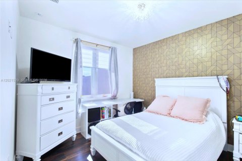 Touwnhouse à vendre à Doral, Floride: 4 chambres, 215.25 m2 № 2169899 - photo 18