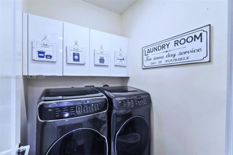 Touwnhouse à vendre à Doral, Floride: 4 chambres, 215.25 m2 № 2169899 - photo 30