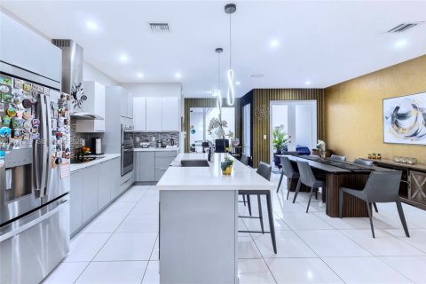 Touwnhouse à vendre à Doral, Floride: 4 chambres, 215.25 m2 № 2169899 - photo 7