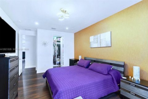 Touwnhouse à vendre à Doral, Floride: 4 chambres, 215.25 m2 № 2169899 - photo 13