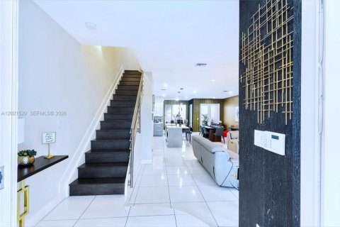 Touwnhouse à vendre à Doral, Floride: 4 chambres, 215.25 m2 № 2169899 - photo 6