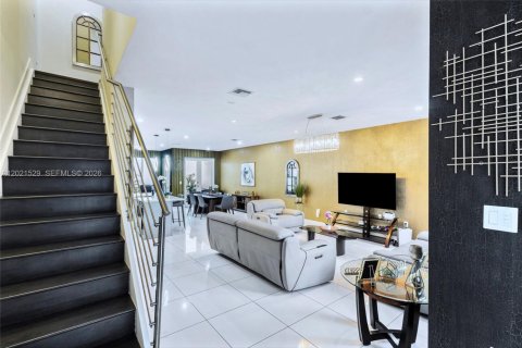 Touwnhouse à vendre à Doral, Floride: 4 chambres, 215.25 m2 № 2169899 - photo 5