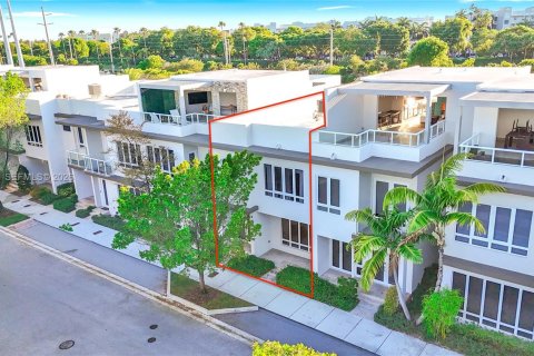 Touwnhouse à LANDMARK à Doral, Floride 4 chambres, 215.25 m2 № 2169899