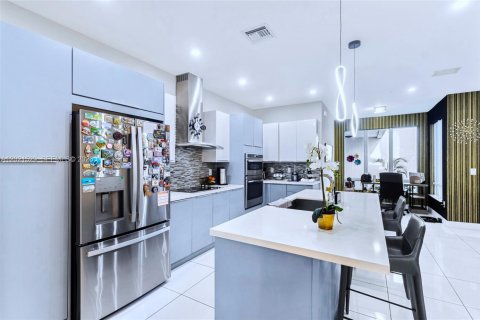 Touwnhouse à vendre à Doral, Floride: 4 chambres, 215.25 m2 № 2169899 - photo 9
