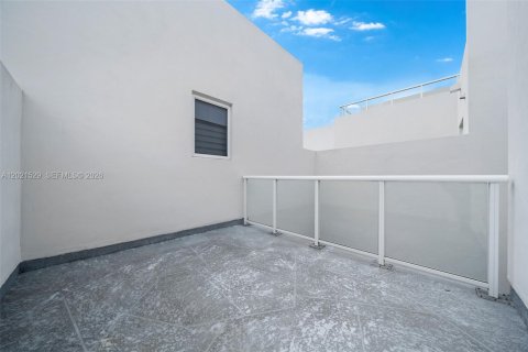 Touwnhouse à vendre à Doral, Floride: 4 chambres, 215.25 m2 № 2169899 - photo 23