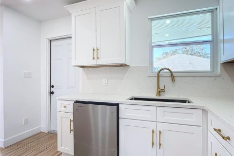Villa ou maison à vendre à Daytona Beach, Floride: 4 chambres, 184.88 m2 № 2429301 - photo 12
