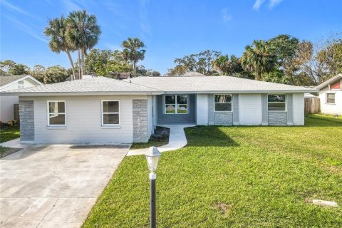 Villa ou maison à vendre à Daytona Beach, Floride: 4 chambres, 184.88 m2 № 2429301 - photo 3