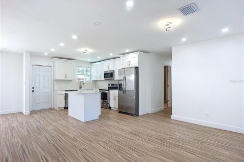 Villa ou maison à vendre à Daytona Beach, Floride: 4 chambres, 184.88 m2 № 2429301 - photo 8