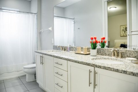Casa en venta en Kissimmee, Florida, 4 dormitorios, 219.53 m2 № 1843145 - foto 26