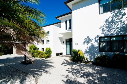 Casa en venta en Plantation, Florida, 5 dormitorios, 384.8 m2 № 2082506 - foto 5